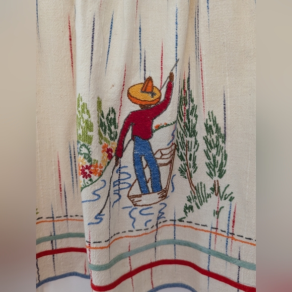 Vintage Embroidered Apron - Picture 6 of 7